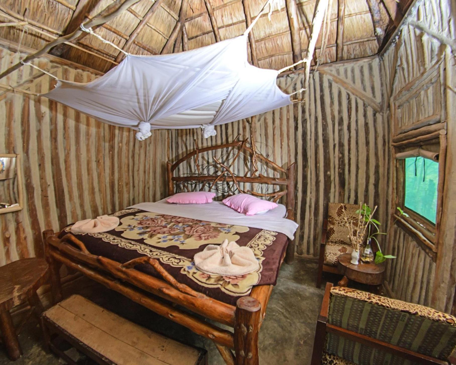 Dave The Cave Eco Lodge And Cultural Campsite Rubirizi 외부 사진