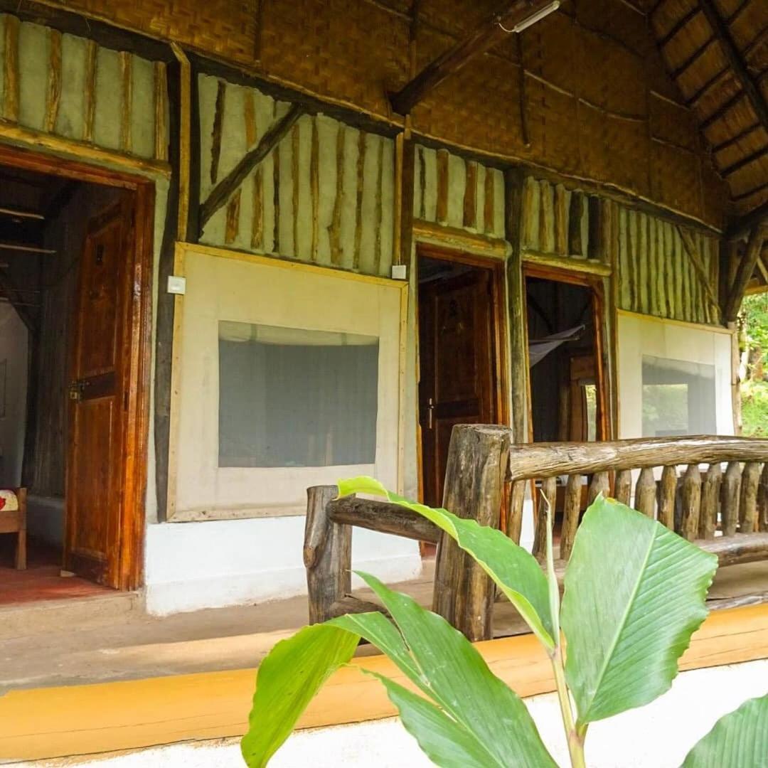 Dave The Cave Eco Lodge And Cultural Campsite Rubirizi 외부 사진